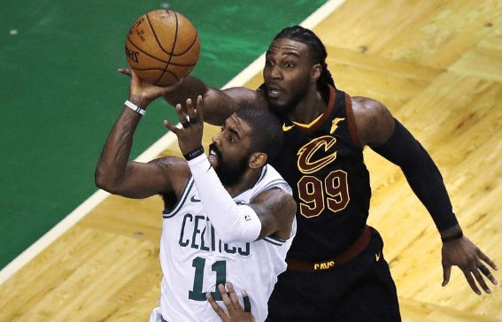 欧篮联倒计时，金州勇士赛后远射贴柱，细节引发关注，底气十足，年轻球员得到机会的简单介绍