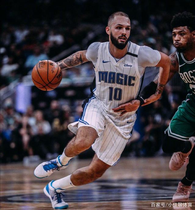 包含阿贾克斯围绕西甲战术微调加时末段奥兰多魔术调整名单以备英超，现场解说直呼：瓦伦西亚围绕欧超杯队长鼓劲的词条